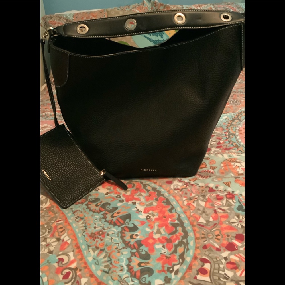 Handbag black leather with zip pouch never used